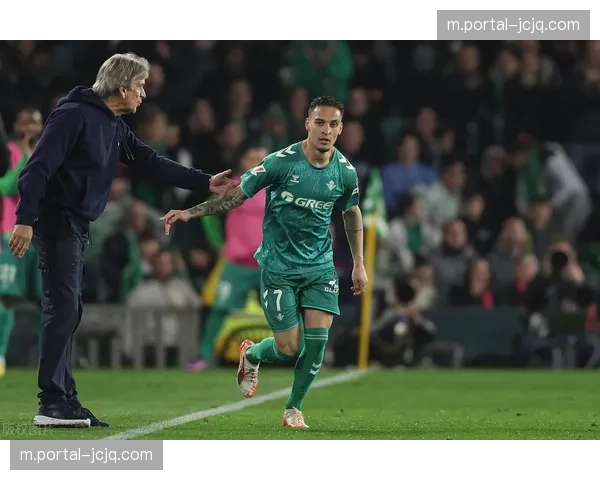 安东尼倒钩技惊四座 贝蒂斯进攻端创造力依然在线 安东尼倒钩技惊四座 贝蒂斯进攻端创造力依然在线